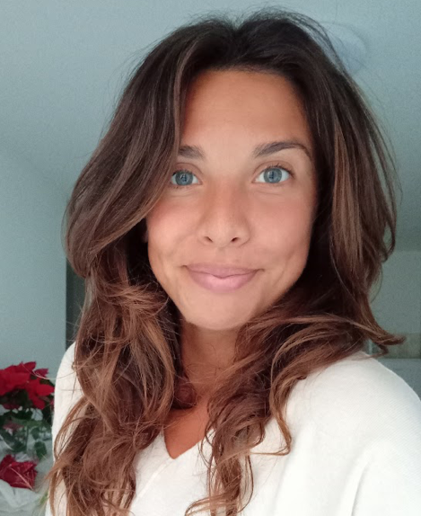 From November 10th for a month an a half, enjoy the meditation experience with us. We introduce you Jessica: “I am Jessica, I started meditating just to avoid panic attacks and to relax, since then it has become one of my daily routines, one of the tools that helped me the most in my personal development. Meditation is simply being in the here and now, with the mind "off", as I call it. I share this tool, doing guided meditations, to help start or end the day with less thoughts and more connected to our Self. My meditations are nice moments to share, relax and get out of our routine. About me, I am also an akashic record reader and I do some small Ho'oponopono workshops. I just want to share who I am and the tools that helped me to get back to my essence, and I am always learning! “ Duration: 1 hour Price/person 15 USD Language: English, Italian, Spanish and French